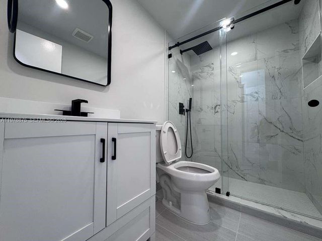 455 Golden Isles Dr 203, Hallandale Beach, FL 33009