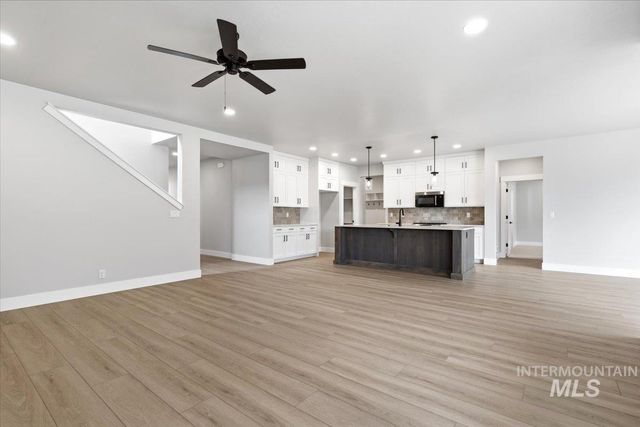 4420 E Dillinger St, Nampa, ID 83687
