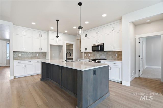 4420 E Dillinger St, Nampa, ID 83687