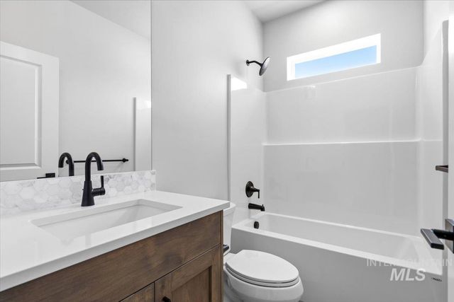 4420 E Dillinger St, Nampa, ID 83687