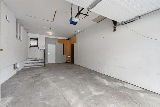 297 Whalom Rd, Lunenburg, MA 01462