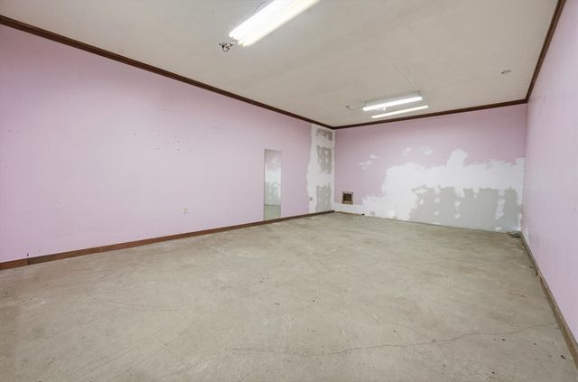 297 Whalom Rd, Lunenburg, MA 01462