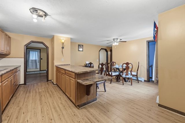 297 Whalom Rd, Lunenburg, MA 01462