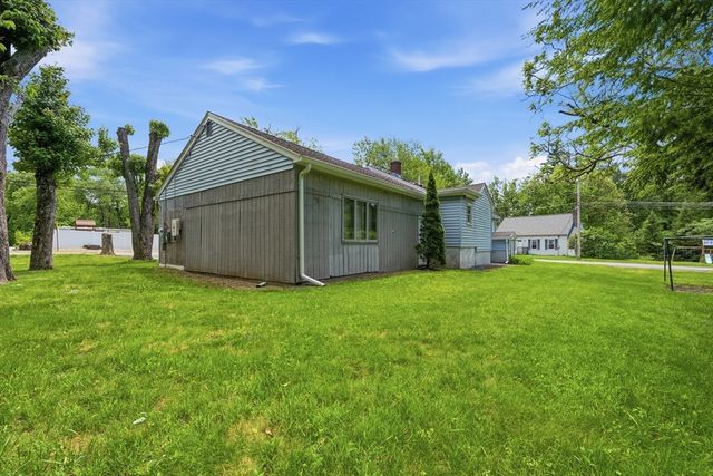 297 Whalom Rd, Lunenburg, MA 01462