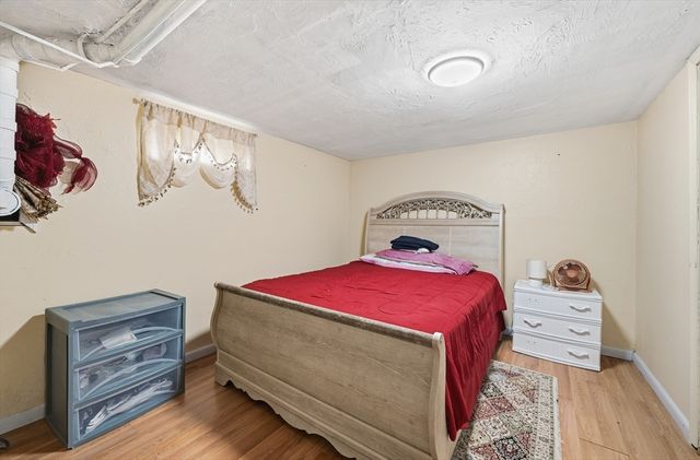 297 Whalom Rd, Lunenburg, MA 01462