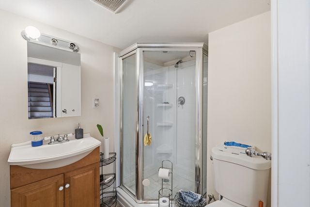 297 Whalom Rd, Lunenburg, MA 01462