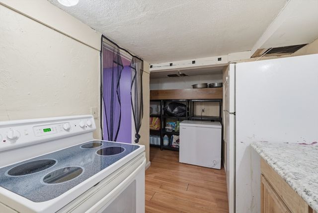 297 Whalom Rd, Lunenburg, MA 01462
