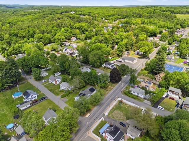 297 Whalom Rd, Lunenburg, MA 01462
