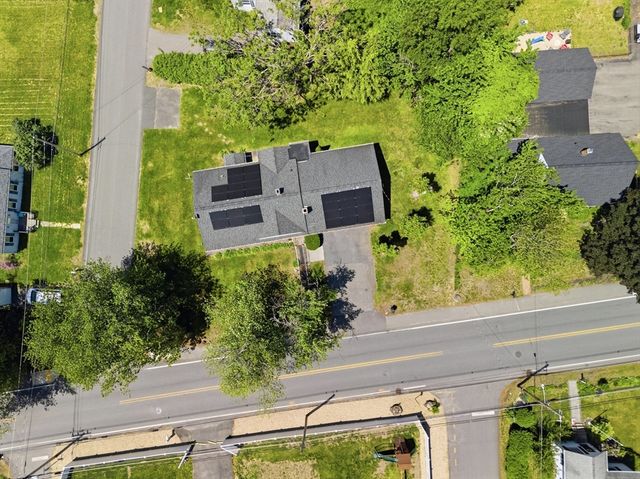 297 Whalom Rd, Lunenburg, MA 01462