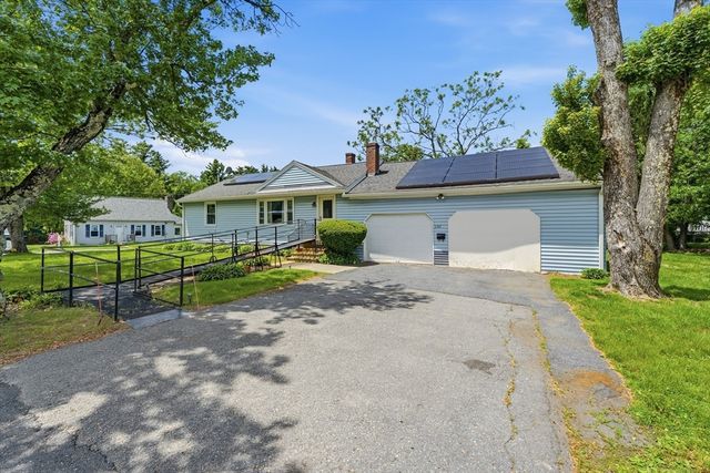 297 Whalom Rd, Lunenburg, MA 01462