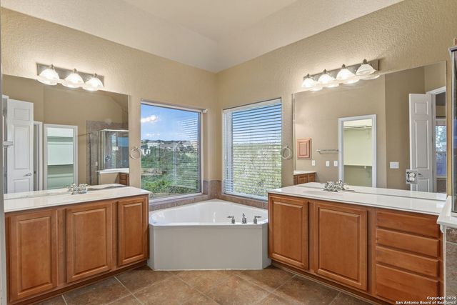 13027 Walking Horse, Helotes, TX 78023