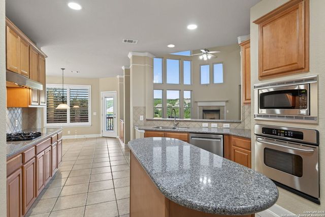 13027 Walking Horse, Helotes, TX 78023