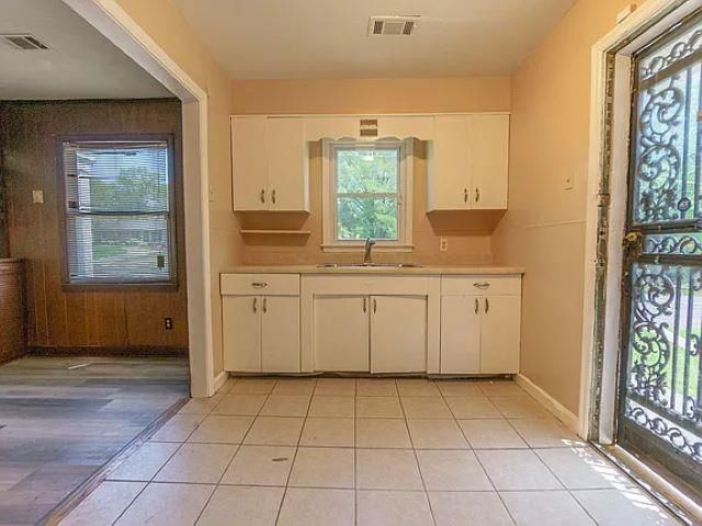 2061 PENDLETON ST, Memphis, TN 38114