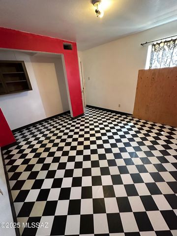 227 N Tracy Road, Pearce, AZ 85625