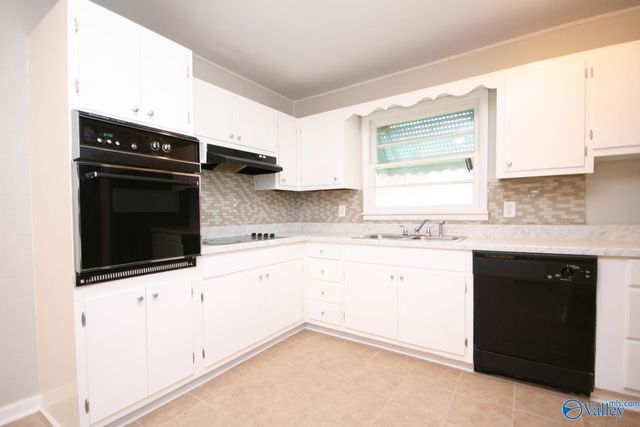 1607 Club View Drive NW, Huntsville, AL 35816