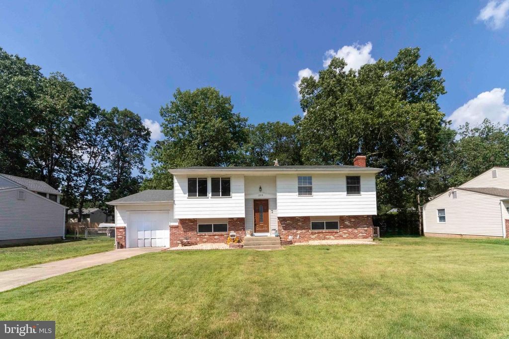 209 COLORADO TRL, Browns Mills, NJ 08015