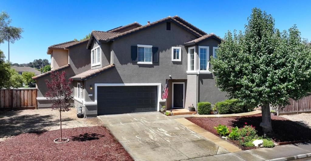 Image 2 of property listing at 15175 Via Corfinio, Morgan Hill, CA 95037