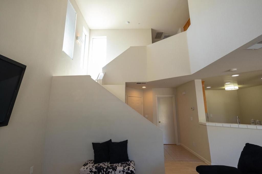 Image 25 of property listing at 15175 Via Corfinio, Morgan Hill, CA 95037