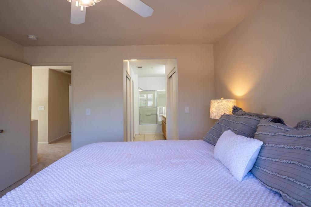 Image 28 of property listing at 15175 Via Corfinio, Morgan Hill, CA 95037