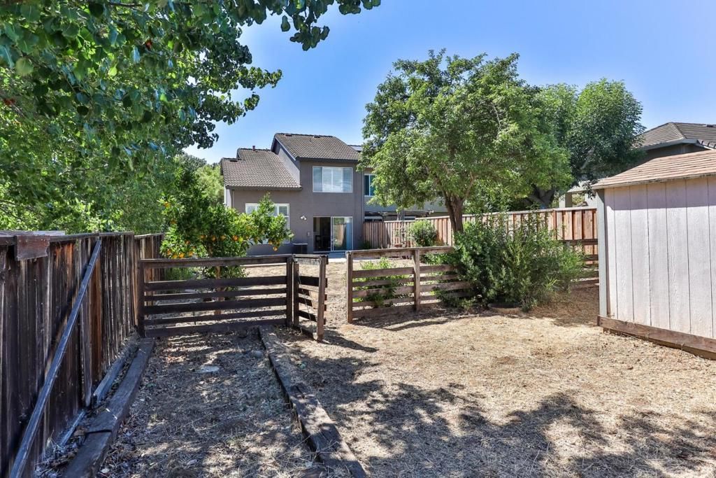 Image 41 of property listing at 15175 Via Corfinio, Morgan Hill, CA 95037