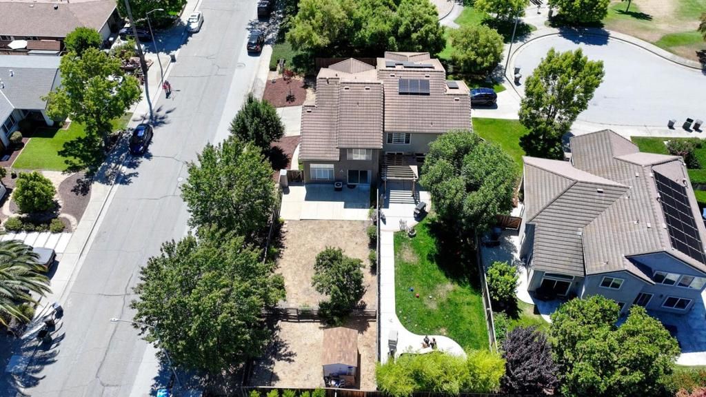 Image 6 of property listing at 15175 Via Corfinio, Morgan Hill, CA 95037