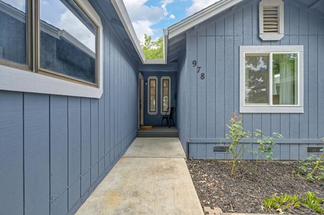 978 Harrison Ave, Lincoln, CA 95648