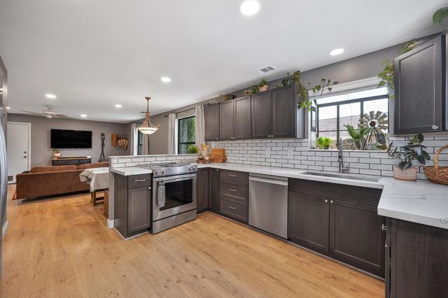 978 Harrison Ave, Lincoln, CA 95648