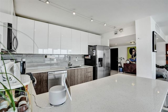 11111 Biscayne Blvd 1915, Miami, FL 33181
