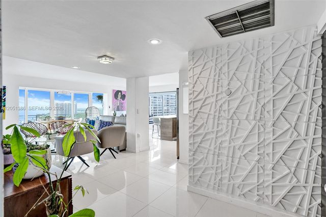 11111 Biscayne Blvd 1915, Miami, FL 33181
