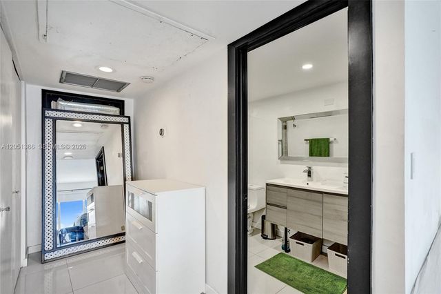 11111 Biscayne Blvd 1915, Miami, FL 33181