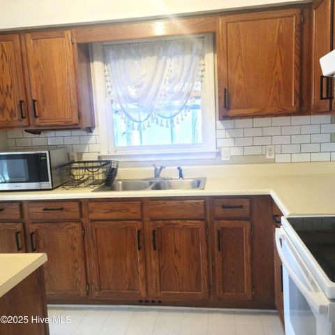 108 Chapel Greens Place, Aberdeen, NC 28315