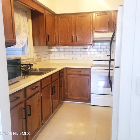 108 Chapel Greens Place, Aberdeen, NC 28315