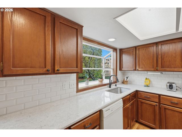 3245 Nw 166TH Ave, Beaverton, OR 97006