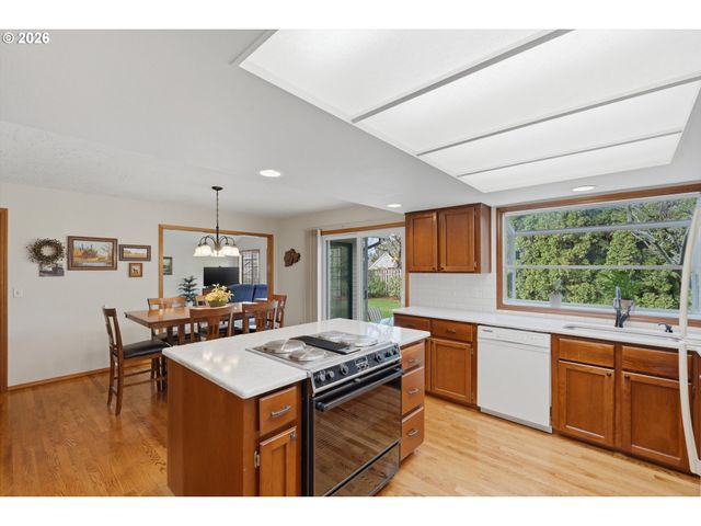 3245 Nw 166TH Ave, Beaverton, OR 97006