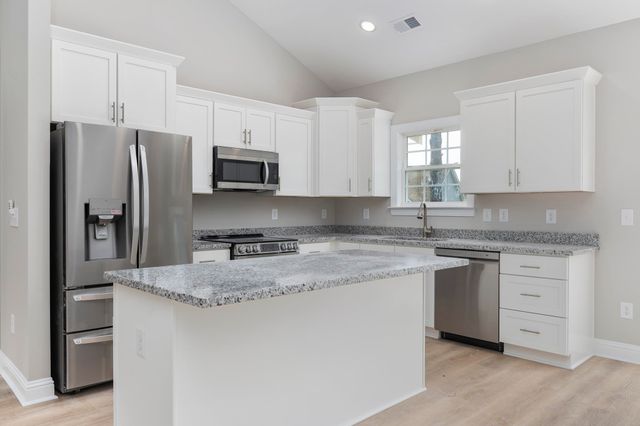 1904 Blue Bird Rd., Loris, SC 29569