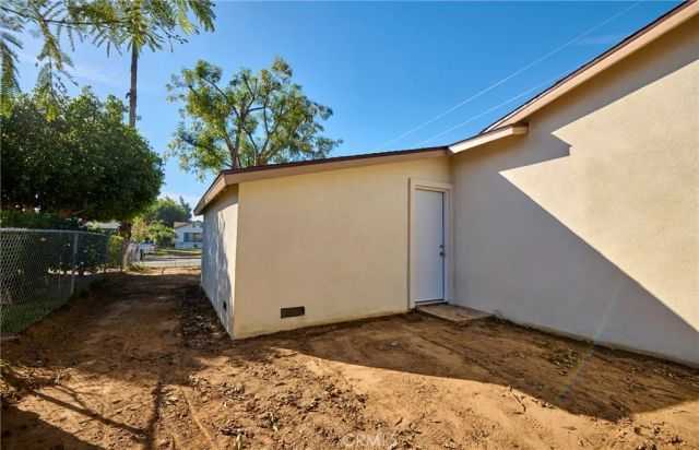 6001 De La Vista, Jurupa Valley, CA 92509
