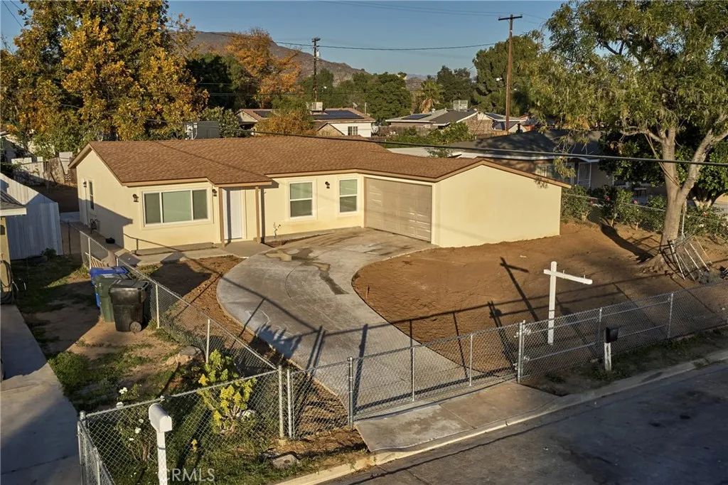 6001 De La Vista, Jurupa Valley, CA 92509