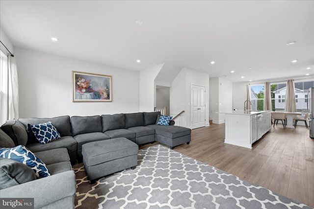 120 LEATHER FLOWER DR, Lake Frederick, VA 22630
