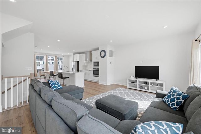 120 LEATHER FLOWER DR, Lake Frederick, VA 22630