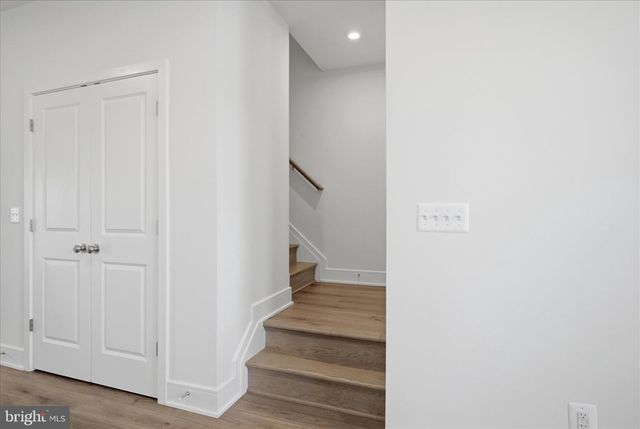 120 LEATHER FLOWER DR, Lake Frederick, VA 22630