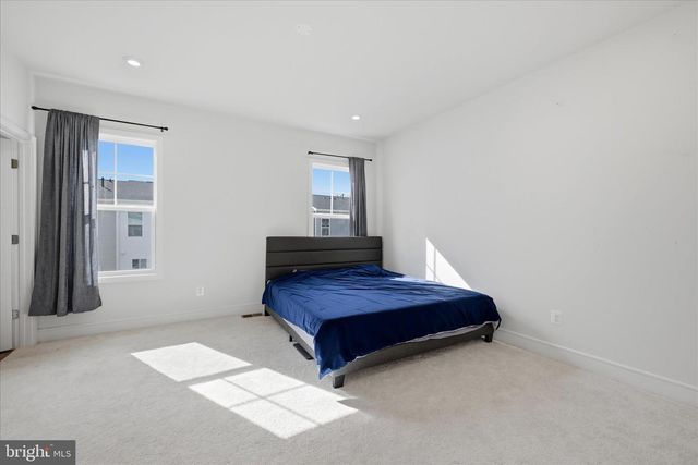 120 LEATHER FLOWER DR, Lake Frederick, VA 22630