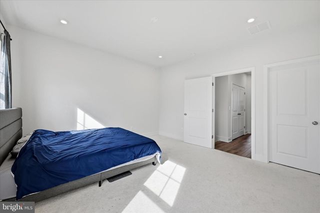 120 LEATHER FLOWER DR, Lake Frederick, VA 22630