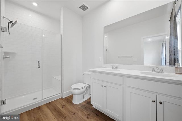 120 LEATHER FLOWER DR, Lake Frederick, VA 22630