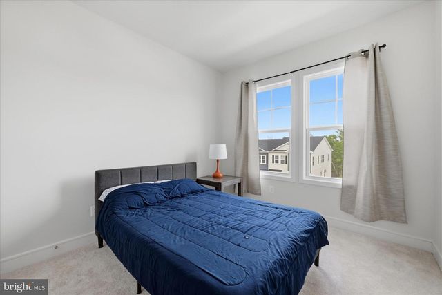 120 LEATHER FLOWER DR, Lake Frederick, VA 22630