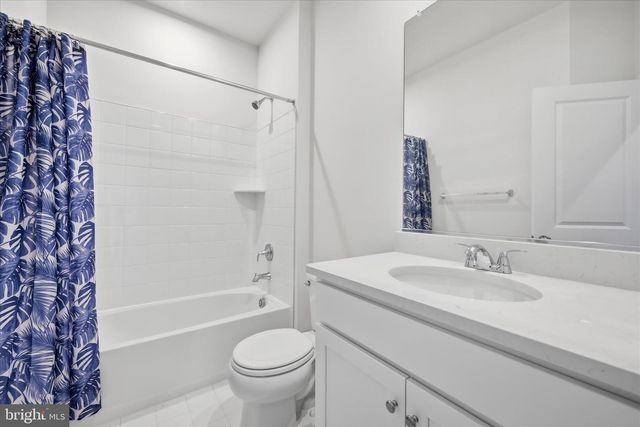 120 LEATHER FLOWER DR, Lake Frederick, VA 22630