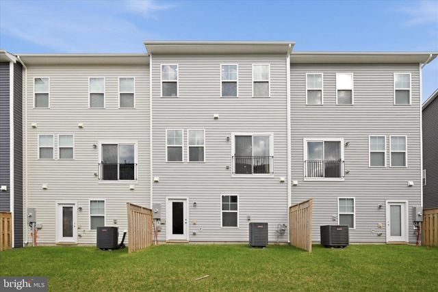 120 LEATHER FLOWER DR, Lake Frederick, VA 22630