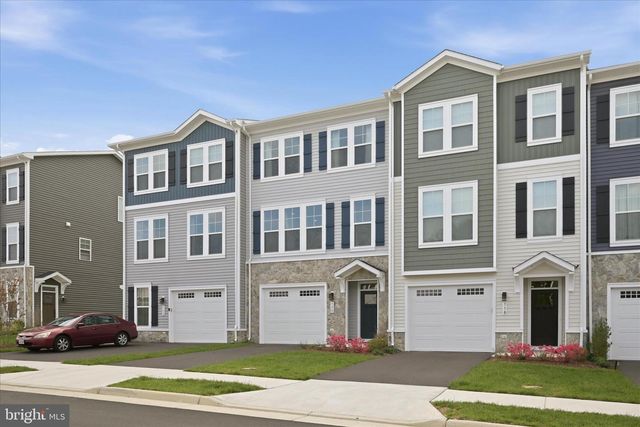 120 LEATHER FLOWER DR, Lake Frederick, VA 22630