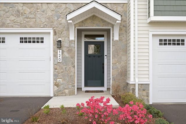 120 LEATHER FLOWER DR, Lake Frederick, VA 22630