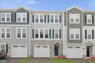 120 LEATHER FLOWER DR, Lake Frederick, VA 22630