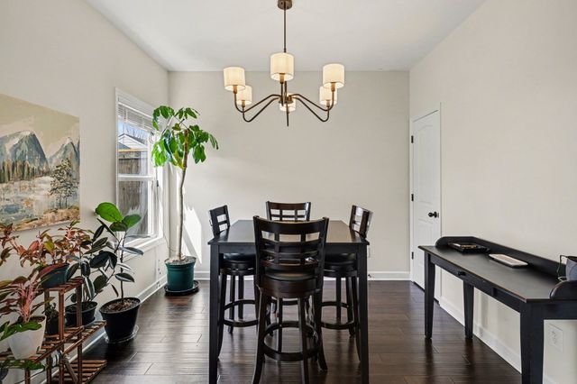 2824 Sterlingshire Dr, Murfreesboro, TN 37128